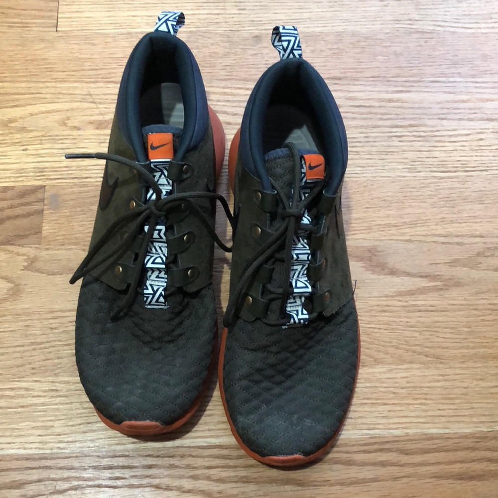 Nike Roshe Run Boot Size 11
